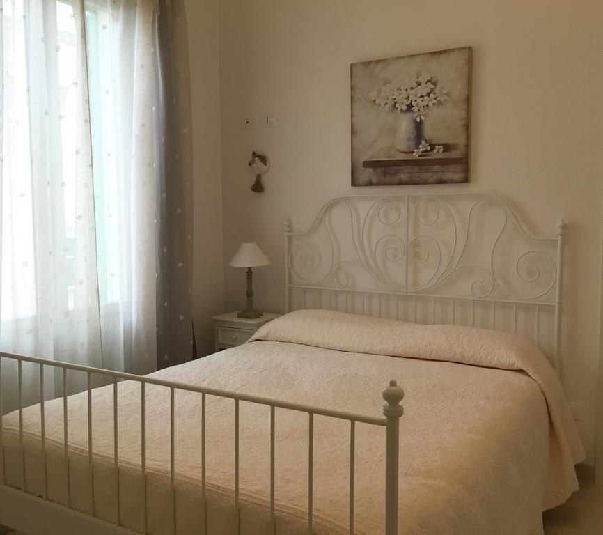 Dimora Del Sorriso Apartment Monopoli Exterior foto